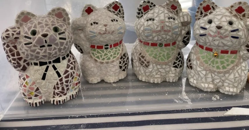 並んだ招き猫